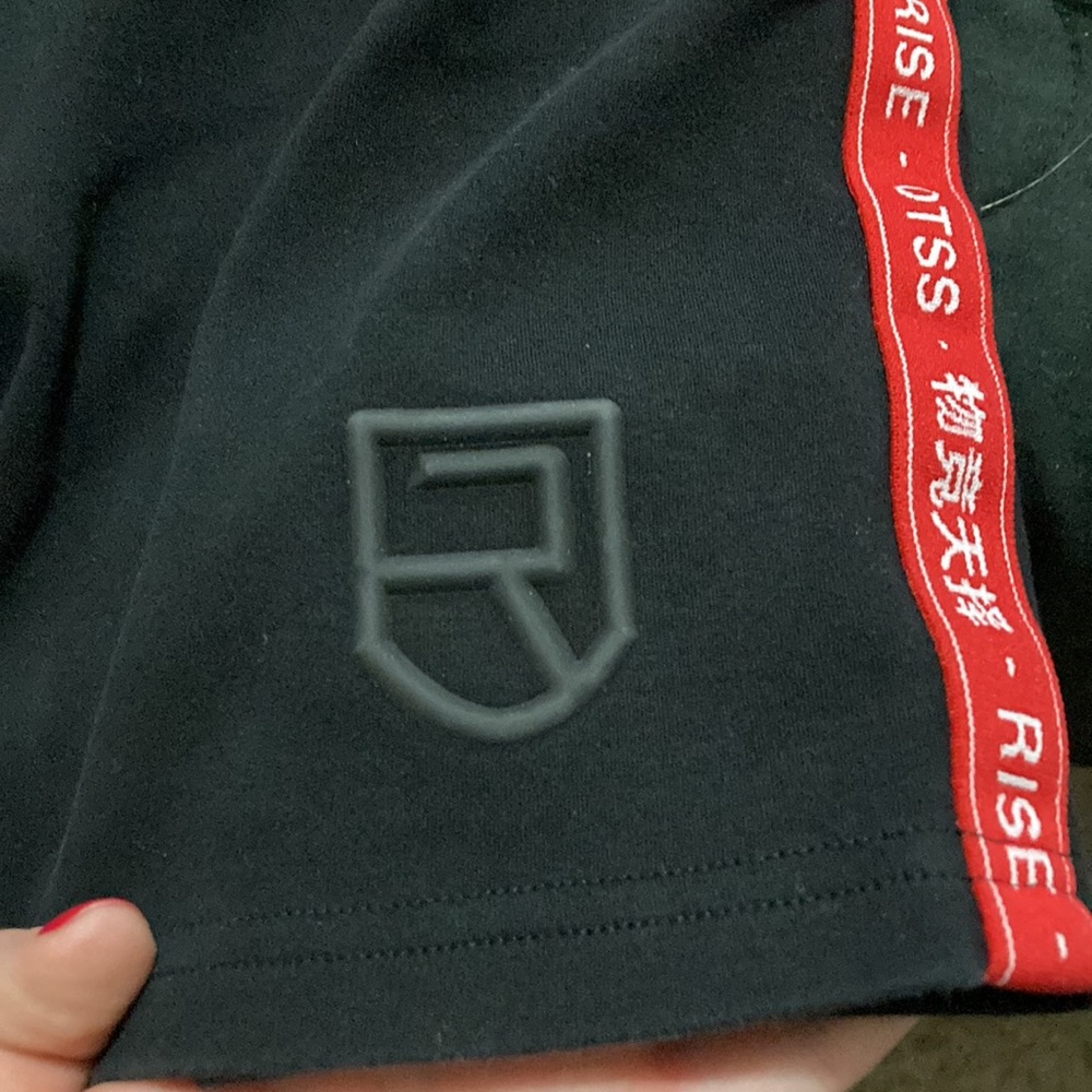 Rise Shorts - Picture 4 of 4